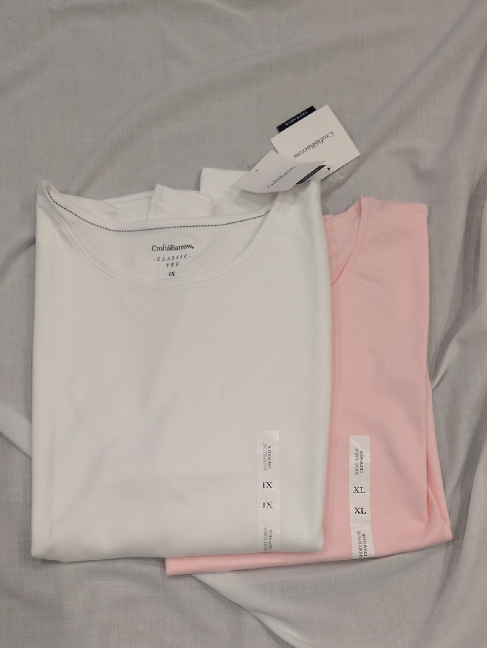 croft & barrow White and Light Pink Tee Set